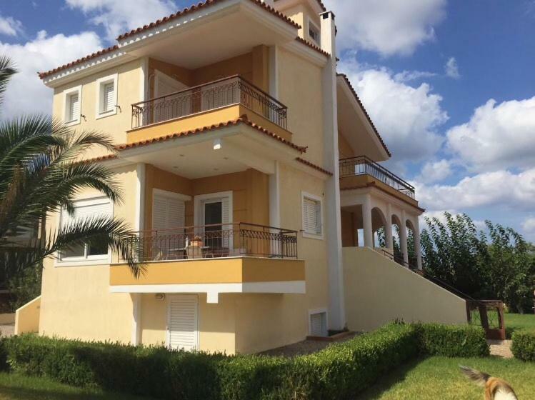 Relaxing Villa With Swimming Pool And Garden Agios Georgios  Extérieur photo